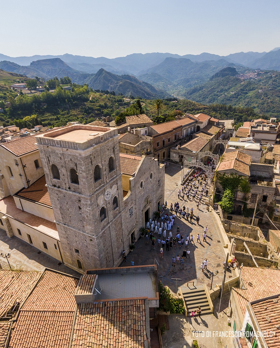 Accompagnamento Turistico nel Borgo + Museo Farmacia